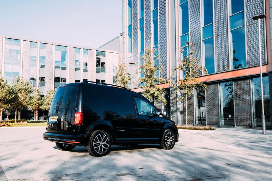 Volkswagen Caddy Black Edition 2016 года  (UK) (фото 6 из 6)